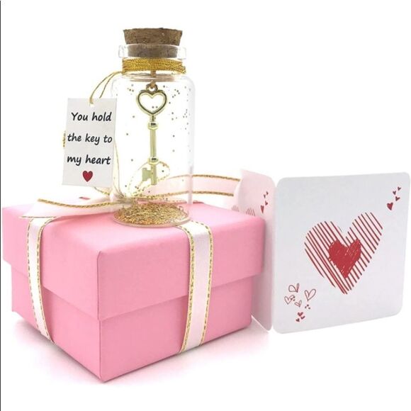 Sentimental Gift Key in small glass bottle pink gift set - Picture 7 of 8